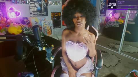 NIVIA WOLFE online show from 02.18.25