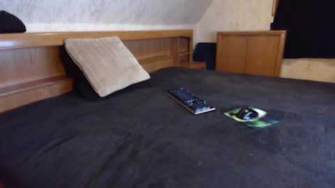 Snapshot of nixan85 chatting on 10.04.25 nixan85 online show from 10.04.25