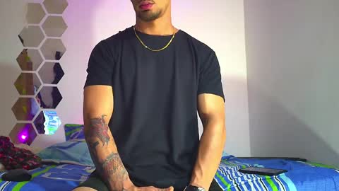 Nicolas Muscle online show from 12.10.24