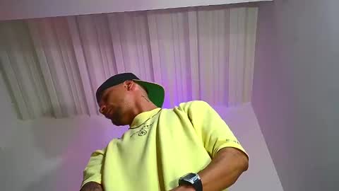 Nicolas Muscle online show from 12.11.24