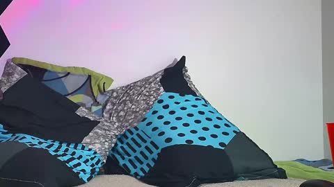 Nicolas Muscle online show from 12.19.24