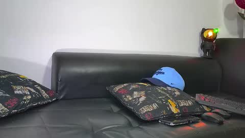 Nicolas Muscle online show from 12.21.24