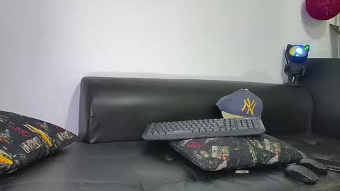 Nicolas Muscle online show from 12.28.24