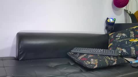 Nicolas Muscle online show from 12.31.24