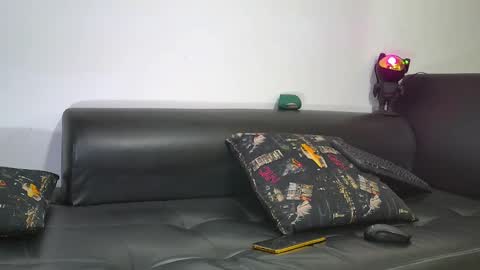 Nicolas Muscle online show from 01.18.25