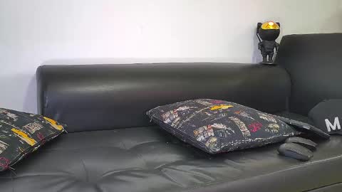 Nicolas Muscle online show from 02.18.25