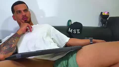 Nicolas Muscle online show from 02.19.25