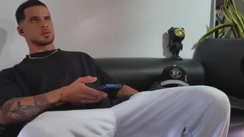 Nicolas Muscle online show from 09.25.25