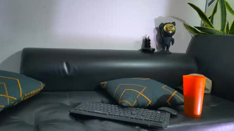 Nicolas Muscle online show from 10.23.25