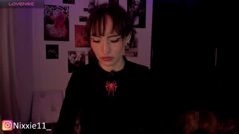 Nixxie  online show from 12.16.25