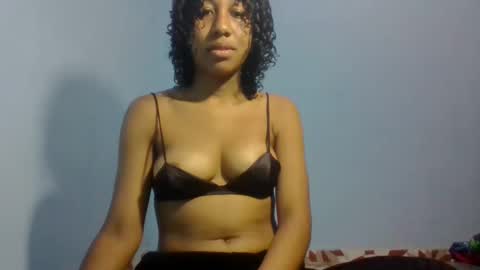 Snapshot of nnaissa chatting on 04.05.26 nnaissa online show from 04.05.26