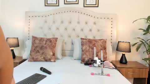 Snapshot of noa_morena chatting on 07.06.26 NATHALIA MORENO online show from 07.06.26