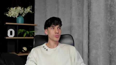 Snapshot of noah_brigth chatting on 02.14.25 Noah Brigth online show from 02.14.25