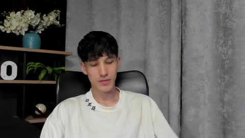 Snapshot of noah_brigth chatting on 02.14.25 Noah Brigth online show from 02.14.25