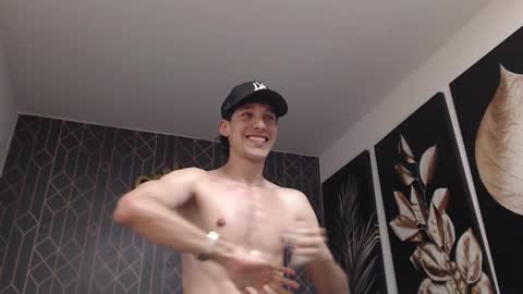 Snapshot of noah_brigth chatting on 03.05.25 Noah Brigth online show from 03.05.25