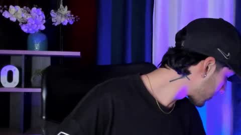 Snapshot of noah_brigth chatting on 10.23.25 Noah Brigth online show from 10.23.25