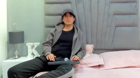 Snapshot of noah_ferrary chatting on 11.04.25 Noah Ferrary online show from 11.04.25