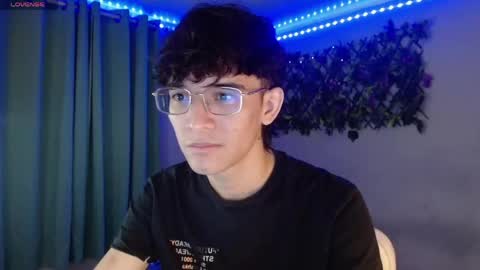 Snapshot of noah_millerx_ chatting on 04.18.26 noah online show from 04.18.26