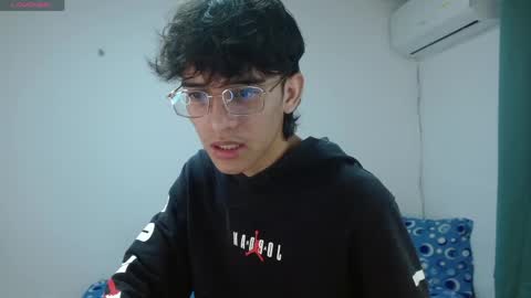 Snapshot of noah_millerx_ chatting on 05.02.26 noah online show from 05.02.26