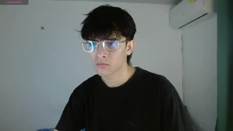Snapshot of noah_millerx_ chatting on 05.04.26 noah online show from 05.04.26