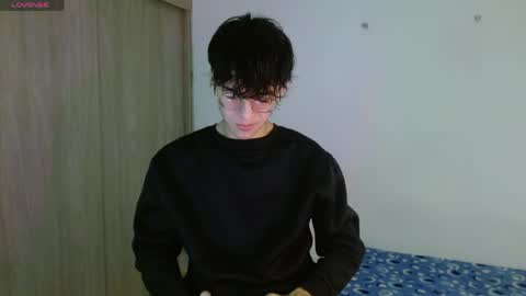 Snapshot of noah_millerx_ chatting on 05.11.26 noah online show from 05.11.26