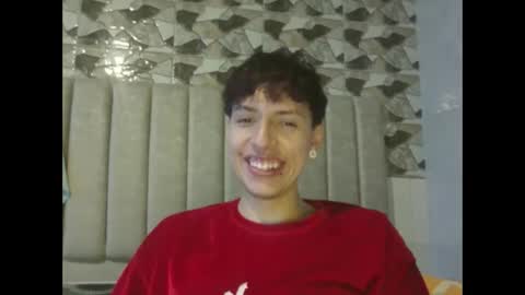 Snapshot of noah_mod chatting on 06.01.26 noah_mod online show from 06.01.26