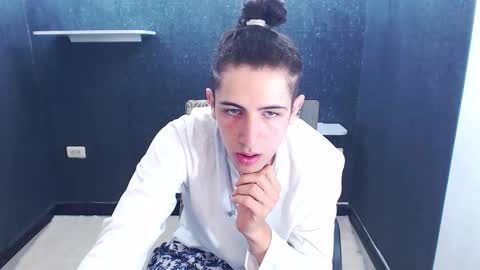 noah_sokolov online show from 01.08.26