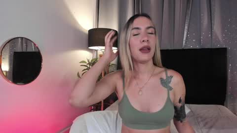 Snapshot of noahandlauren chatting on 01.03.25 . . online show from 01.03.25
