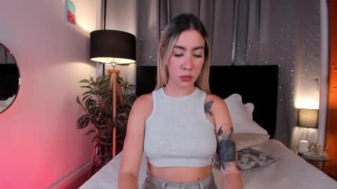 Snapshot of noahandlauren chatting on 01.20.25 . . online show from 01.20.25