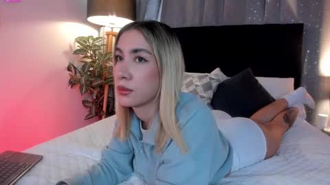 Snapshot of noahandlauren chatting on 02.22.25 . . online show from 02.22.25
