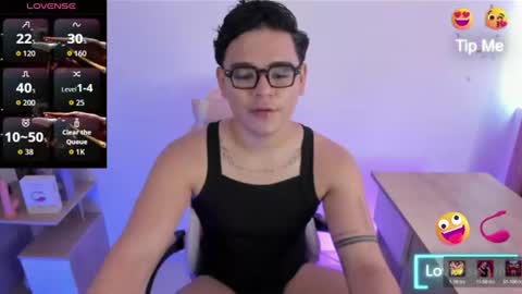 Snapshot of noahvance chatting on 06.10.26 NoahVence online show from 06.10.26