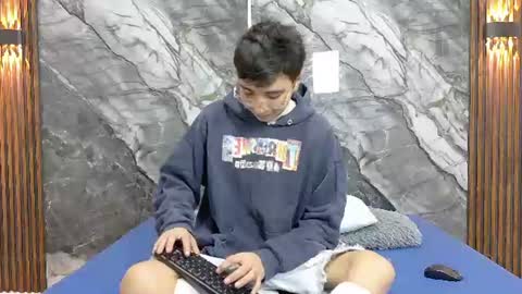 Snapshot of noahwalker__ chatting on 07.16.26 online show from 07.16.26
