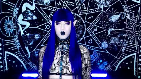 caroline online show from 11.05.25