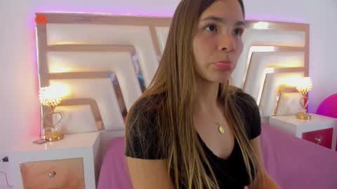 Snapshot of noawallace chatting on 11.05.25 noawallace online show from 11.05.25