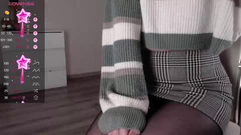 Snapshot of noelleneptune chatting on 09.13.25 noelleneptune online show from 09.13.25