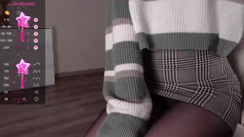 Snapshot of noelleneptune chatting on 10.16.25 noelleneptune online show from 10.16.25