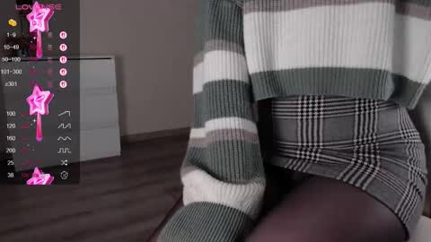 Snapshot of noelleneptune chatting on 11.02.25 noelleneptune online show from 11.02.25