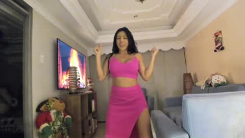  In instagram dayhannanoemi online show from 01.11.26