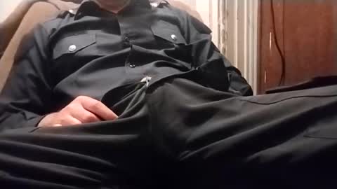 Snapshot of nofacecop chatting on 10.20.25 Dirtyofficer online show from 10.20.25