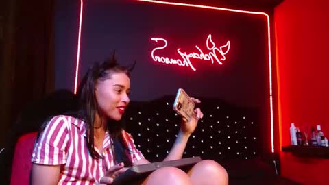 Noha Thomson online show from 11.02.25