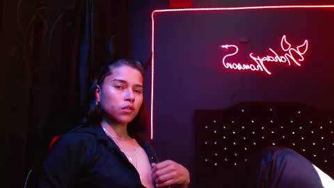 Noha Thomson online show from 12.23.25