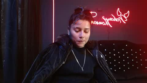 Snapshot of noha_thomson chatting on 05.18.26 Noha Thomson online show from 05.18.26