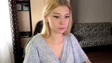 Snapshot of nolabussing chatting on 04.16.26 Sofia online show from 04.16.26