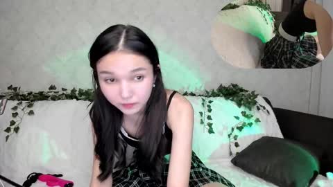 Snapshot of nomibean chatting on 02.26.25 nomi online show from 02.26.25