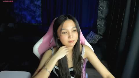 Snapshot of nomibean chatting on 04.19.26 nomi online show from 04.19.26