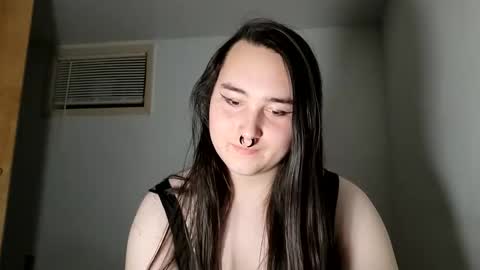 Snapshot of nonbinarybeauty20 chatting on 02.05.26 nonbinarybeauty20 online show from 02.05.26