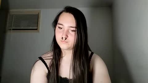 Snapshot of nonbinarybeauty20 chatting on 02.07.26 nonbinarybeauty20 online show from 02.07.26