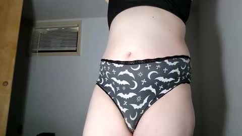 Snapshot of nonbinarybeauty20 chatting on 02.07.26 nonbinarybeauty20 online show from 02.07.26