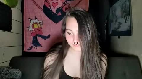 nonbinarybeauty20 online show from 04.09.26