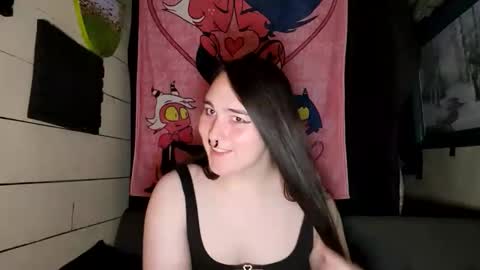 Snapshot of nonbinarybeauty20 chatting on 04.30.26 nonbinarybeauty20 online show from 04.30.26